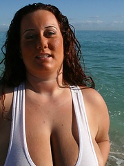Super busty plumper aka Rosa Valentina - boobs on the beach
