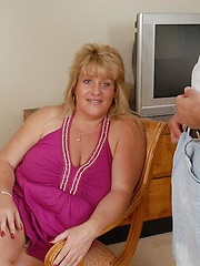 Chubby mature sucking cock and getting facial cumshot on her pretty face